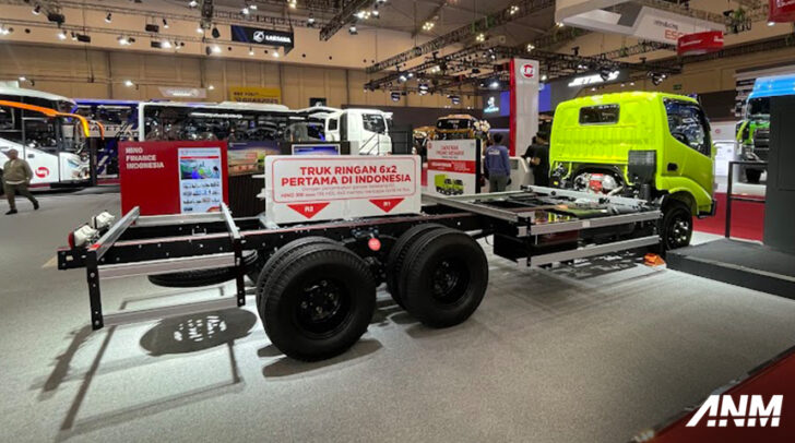 GIIAS 2024: Hino Luncurkan Light Duty Truck 6×2, Pertama di&nbsp;Indonesia