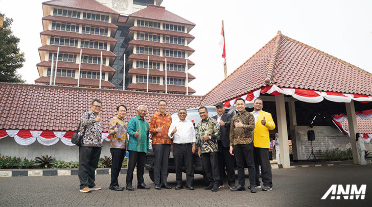 DFSK Donasikan Super Cab untuk Operasional Universitas Indonesia