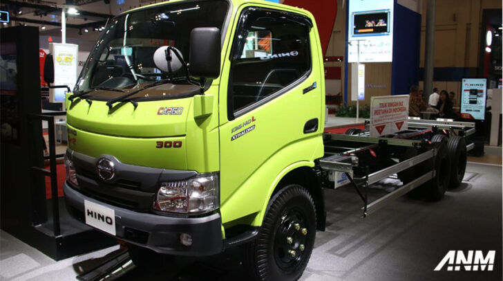 Hino Berhasil Catatkan 106 SPK dan Raih Penghargaan di GIIAS 2024